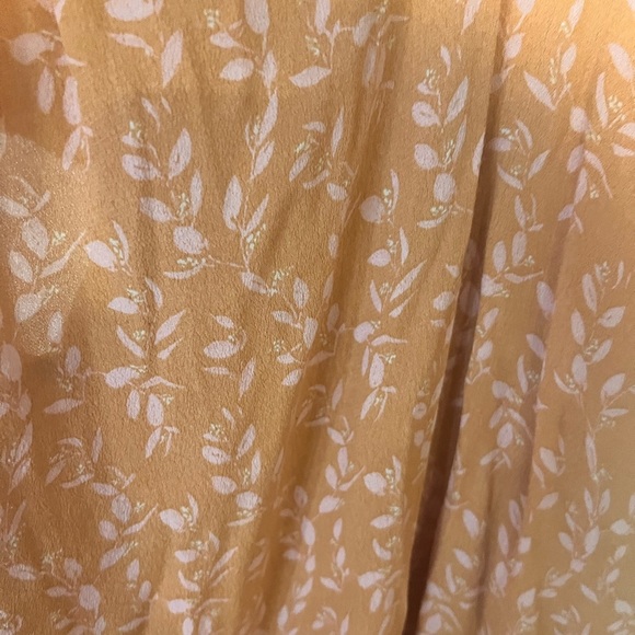 3/25🙂 A New Day XXL cap sleeve blouse. Orange w white f leaves. Ruffle sleeve - Picture 3 of 5